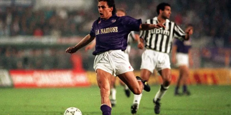 Roberto Baggio nổi tiếng với phong cách chơi bóng như thế nào?